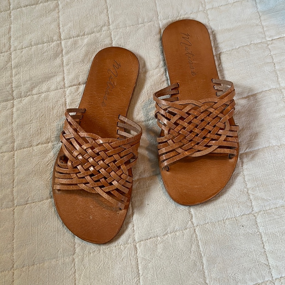 Never worn light brown flats